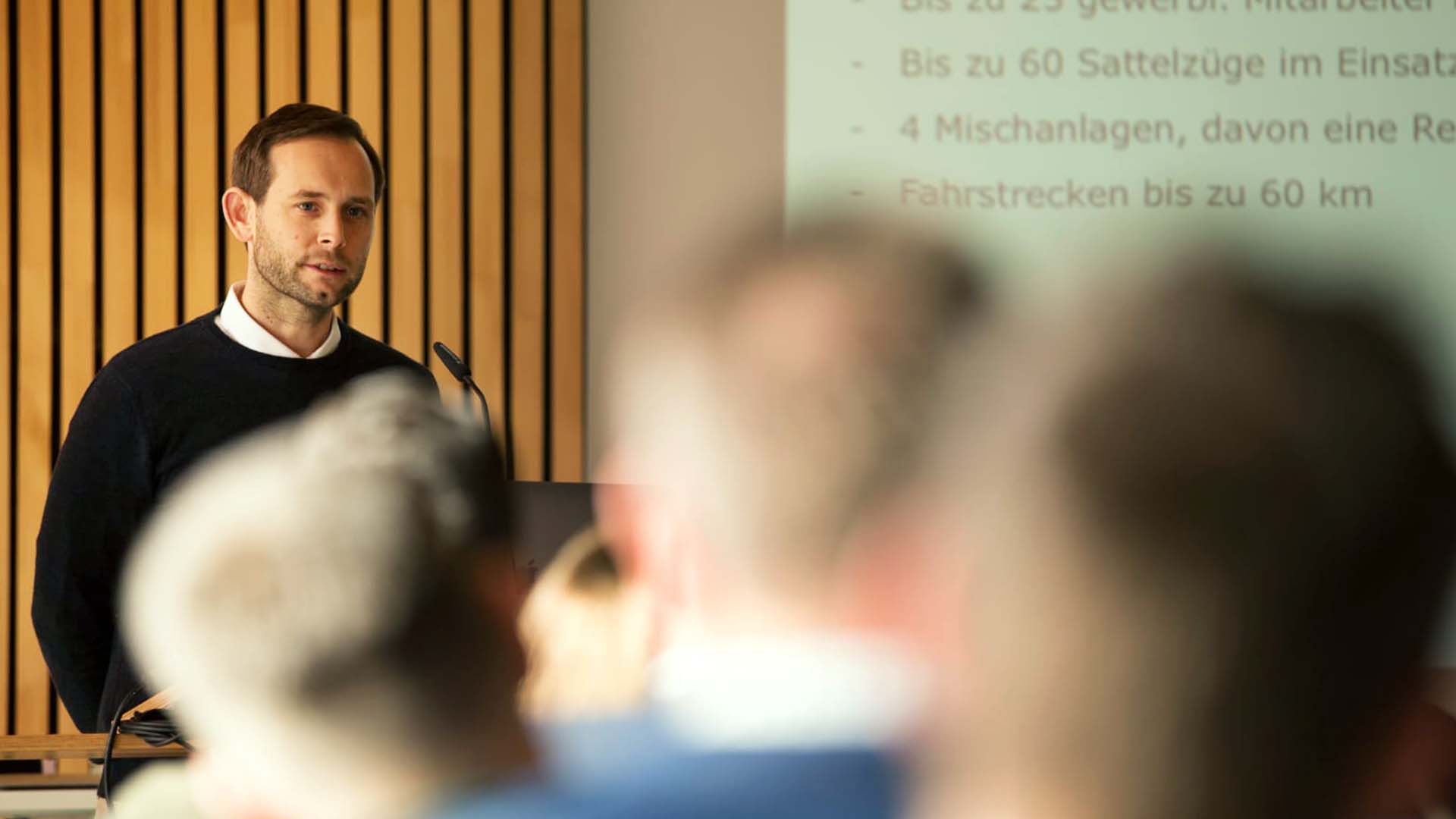Thomas Mazureck beim Vortrag „BPO Technologietag“ in Stuttgart